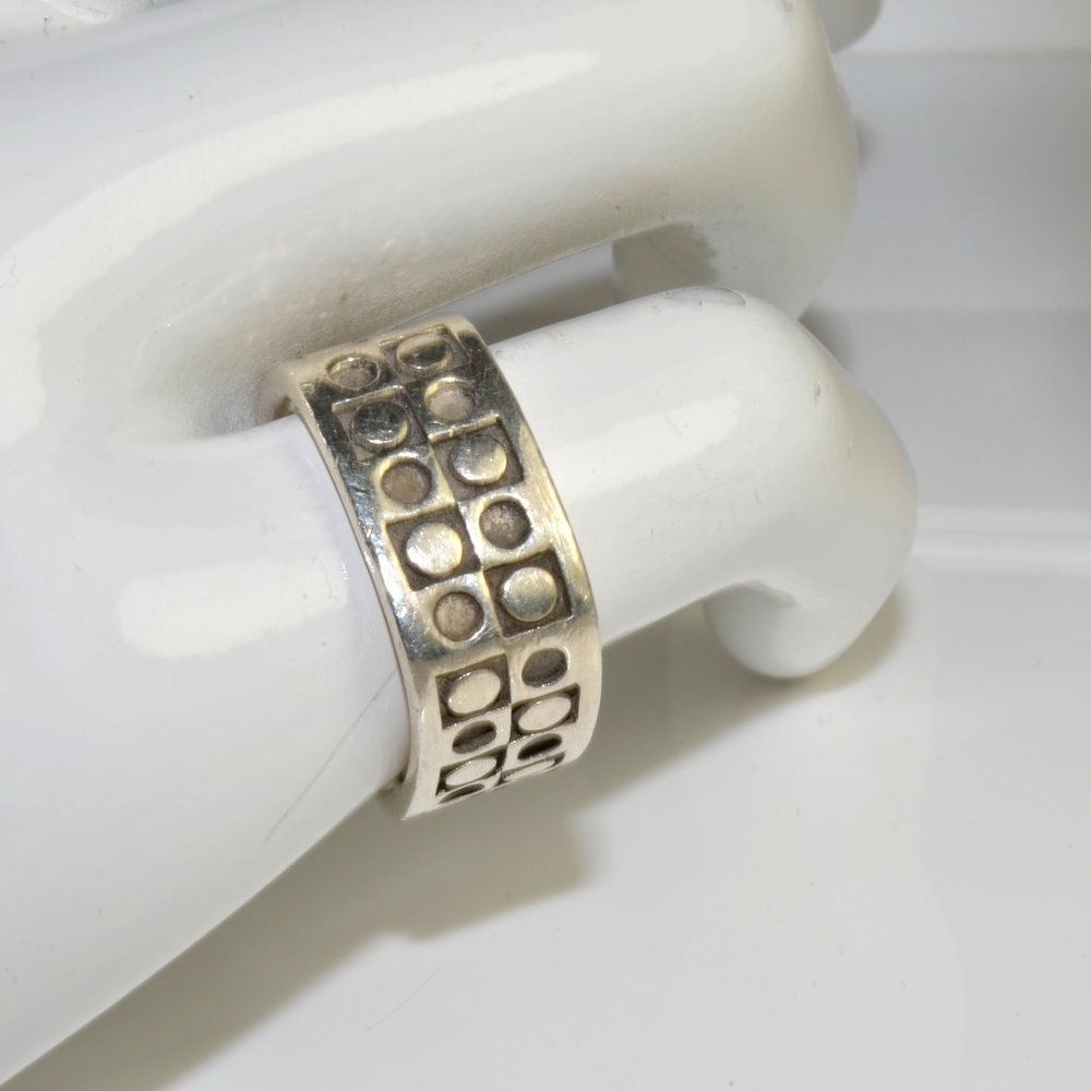 Vintage Designer Ring in Sterling Silver
